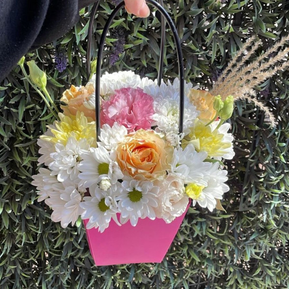 Композиция в коробке «Весеннее пробуждение»  в Гурзуфе