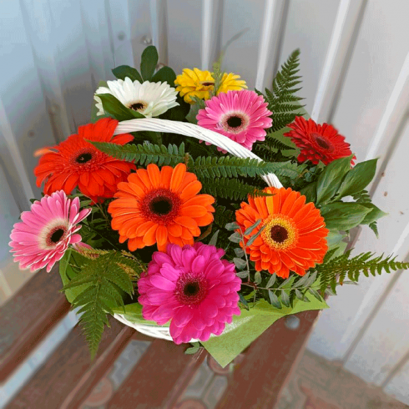 Корзина с герберами в Гурзуфе