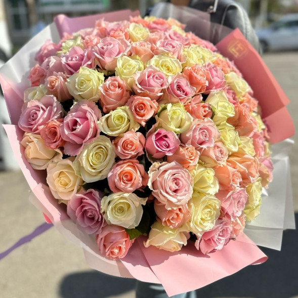 101 Роза радужный микс  в Гурзуфе