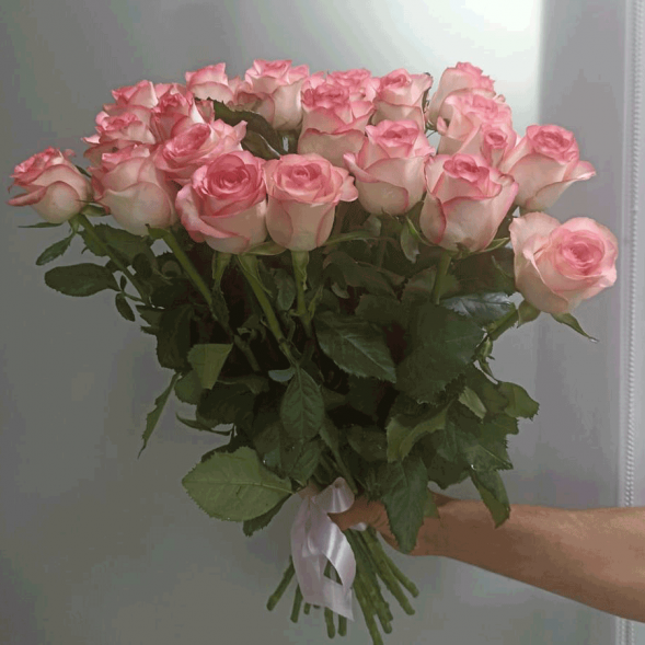 21 нежно-розовая роза, лента в Гурзуфе