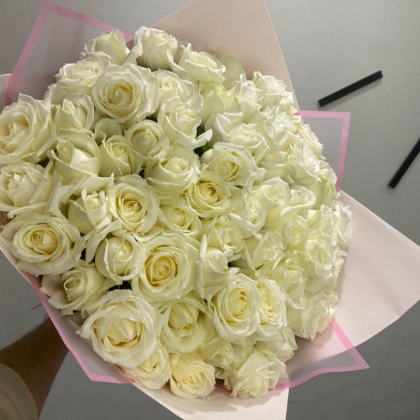 75 белых роз  в Гурзуфе