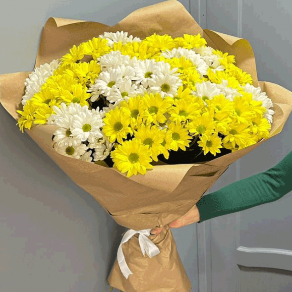 Букет 11 хризантем в Гурзуфе