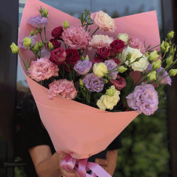 Букет 7 ярких эустом в Гурзуфе