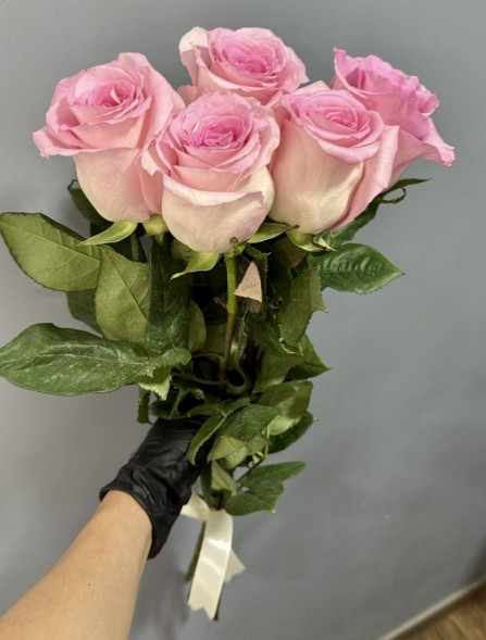 5 розовых роз, лента (Импортные) в Гурзуфе