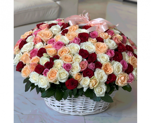 201 роза в корзине в Гурзуфе