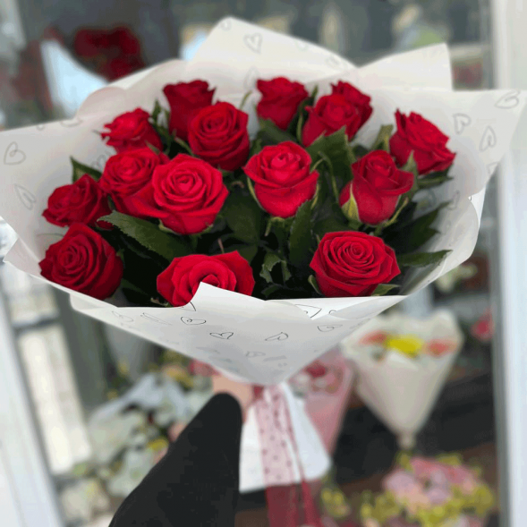 Букет 15 красных роз в Гурзуфе
