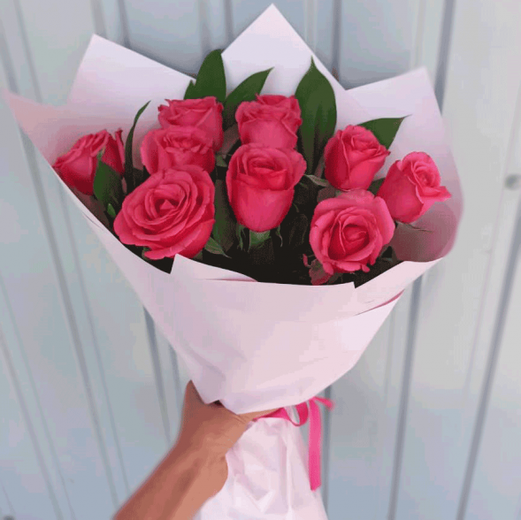 Букет 11 розовых роз в Гурзуфе