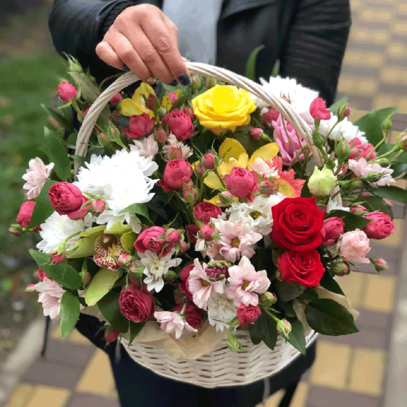 Композиция в корзине &quot;Искра счастья&quot; в Гурзуфе