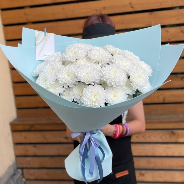 Букет 7 хризантем в Гурзуфе