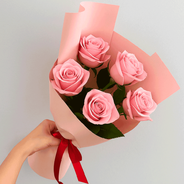 Стильный букет 5 розовых роз в Гурзуфе
