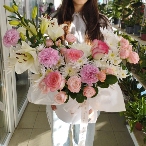 Композиция в коробке «Белый вальс»  в Гурзуфе