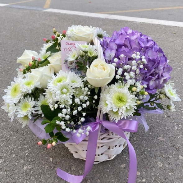 Композиция в корзине «Фиолетовый рай» в Гурзуфе